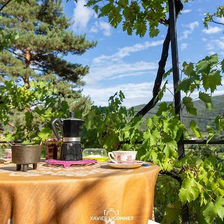 Le Petit Paradis Premian Exterior photo